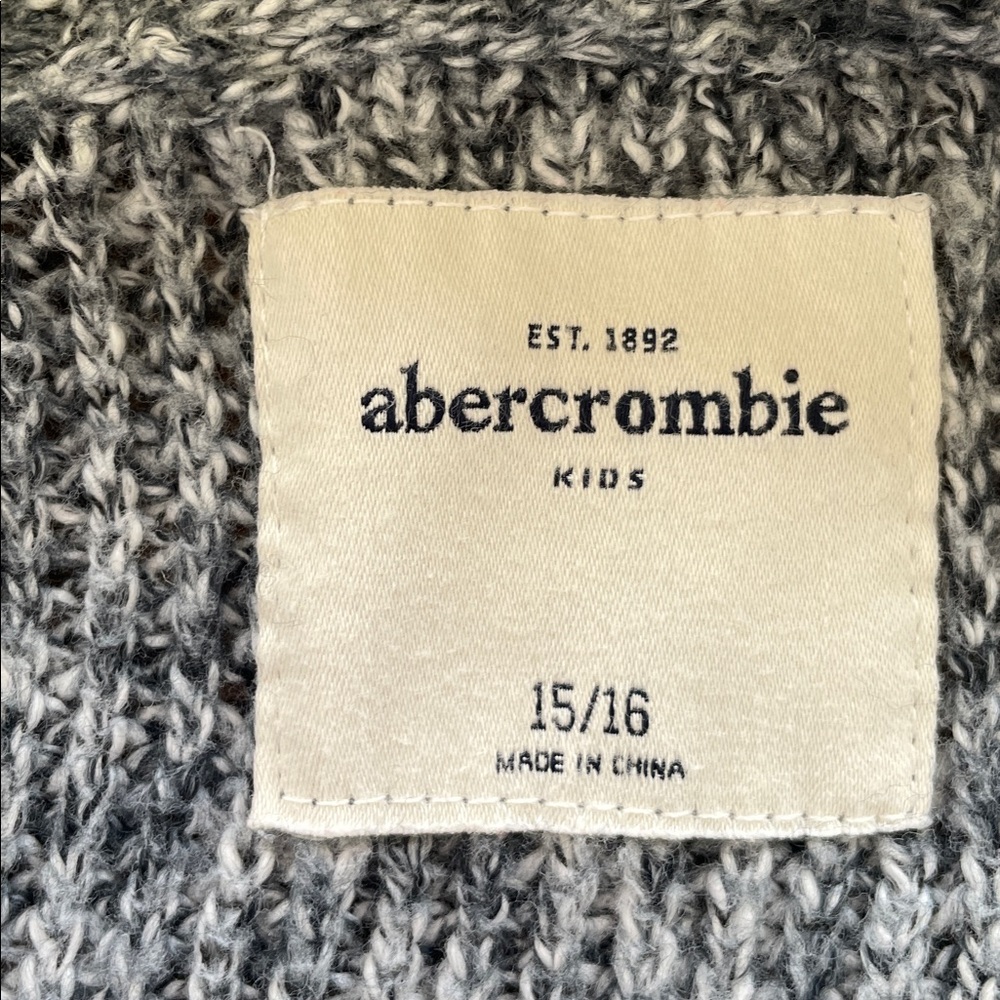 Abercrombie & Fitch Gray Knit Sweater - Picture 4 of 7
